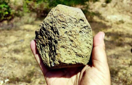 Учені визначили вік знайдених на Закарпатті камʼяних знарядь — їм 1,4 мільйона років
