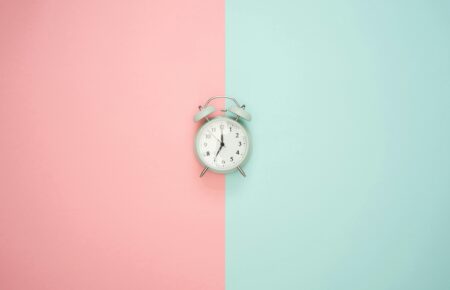 Навіщо люди переводять годинники і як це впливає на наше здоровʼя?
