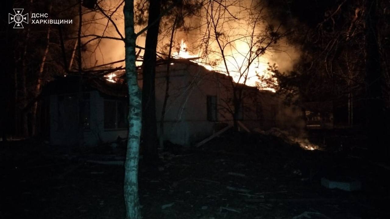 Окупанти вдарили по навчальному полігону ДСНС на Харківщині: спалахнула пожежа (ФОТО)