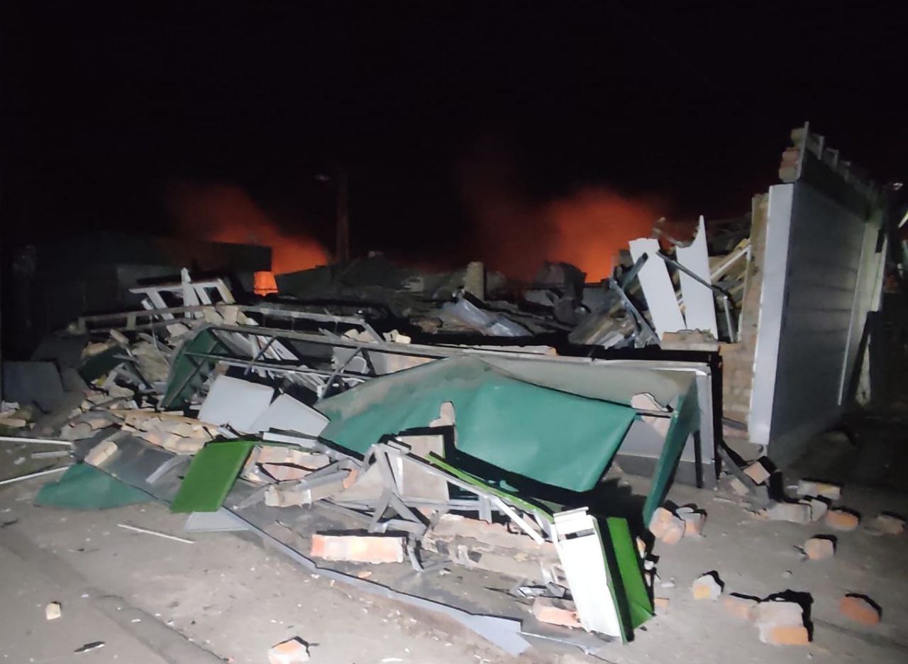 Окупанти завдали ударів по кількох районах Дніпропетровщини: є руйнування та постраждалі (ФОТО)