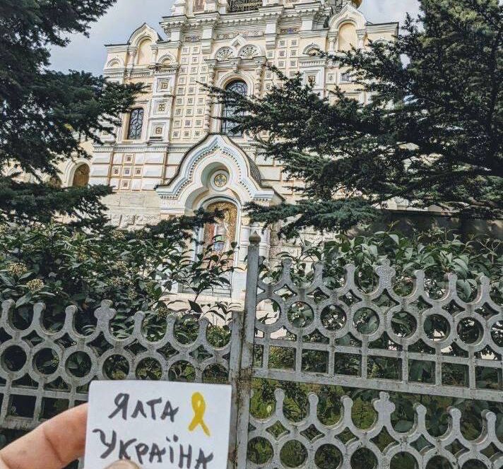 Жовті стрічки — символ того, що українці продовжують боротьбу — активістка з окупованої Херсонщини