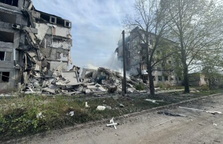 Суцільні руїни та знищені під фундамент багатоповерхівки — Дяченко про ситуацію в Очеретиному