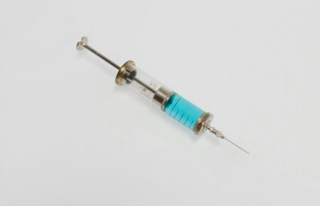 Кому і коли потрібно вакцинуватись проти гепатиту: пояснює лікарка-інфекціоністка