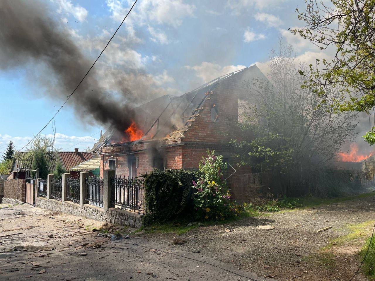 Над Дніпром збили крилату ракету, уламки впали на житлові будинки, є постраждалі