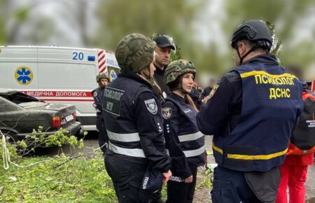 Удар по Чернігову: зруйнована 8-поверхова будівля, відомо про понад 50 постраждалих