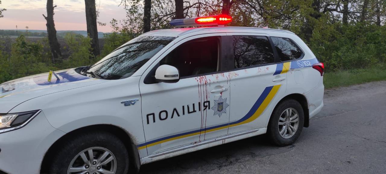 Поліція розшукує осіб, які вночі розстріляли поліцейських на Вінниччині