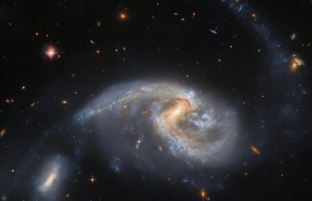 Телескоп Hubble показав групу лише з двох галактик