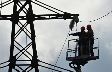 Через дефіцит в енергосистемі промисловим споживачам обмежать постачання електрики