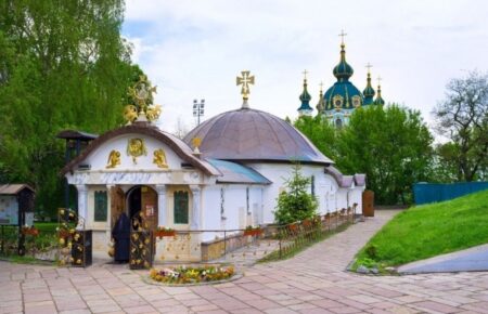 У Києві Національний музей історії збирає кошти для демонтажу «церкви-мафу»