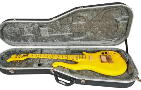 Гітару, яка належала співаку Прінсу, можуть продати на аукціоні за $600 тисяч