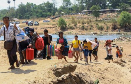 У М’янмі чоловікам призовного віку заборонили виїжджати за кордон